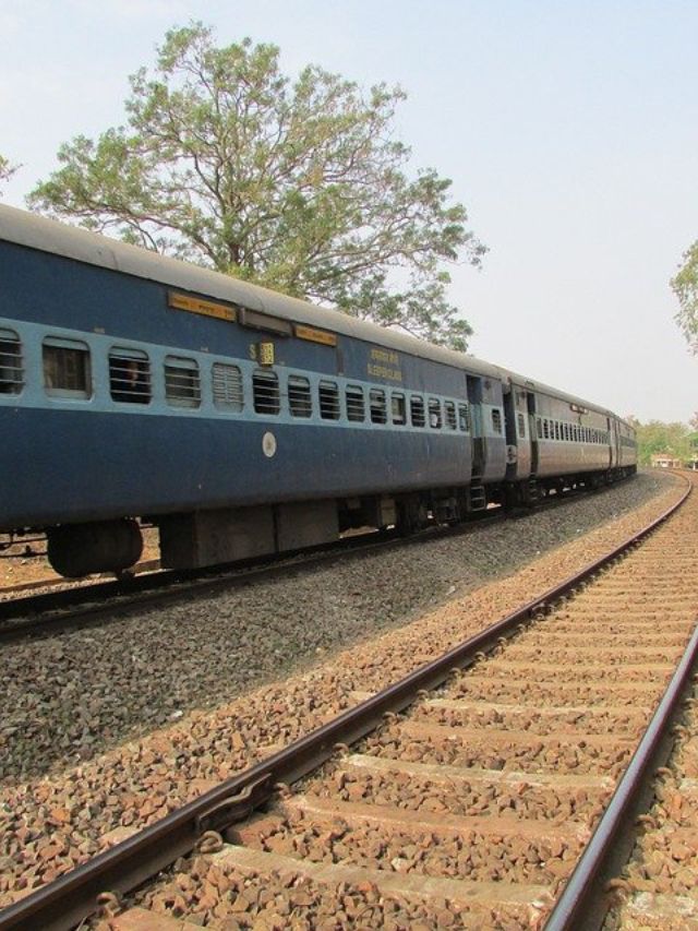 bhartiya railway ka revenue 38 percent badha